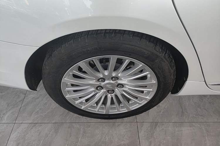Used Cadillac CT6 2021 28T Elite Edition Right Rear Wheel Hub