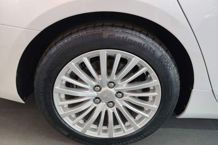 Used Cadillac CT6 2021 28T Luxury Version Right Rear Wheel Hub