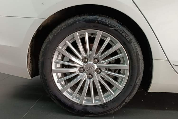 Used Cadillac CT6 2021 28T Elite Edition Right Rear Wheel Hub