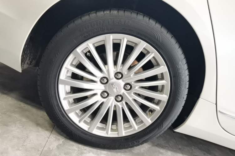 Used Cadillac CT6 2021 28T Luxury Version Right Rear Wheel Hub