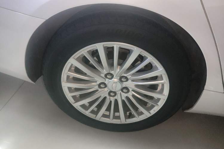 Used Cadillac CT6 2021 28T Fashion Edition Right Rear Wheel Hub