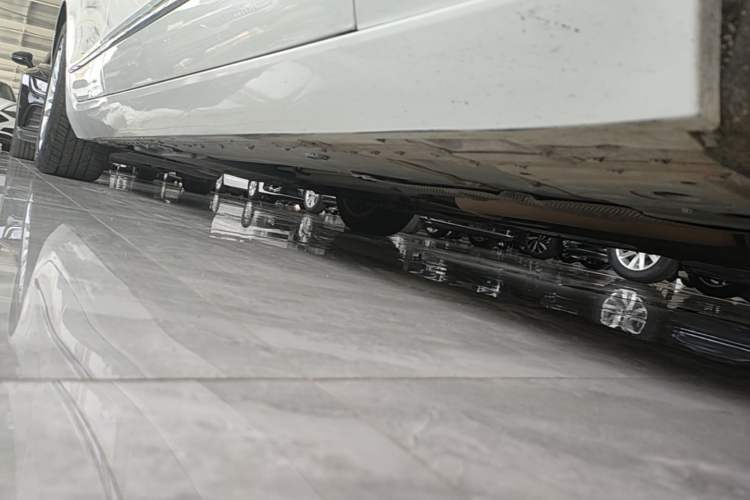 Used Cadillac CT6 2021 28T Elite Edition Right Side Sill