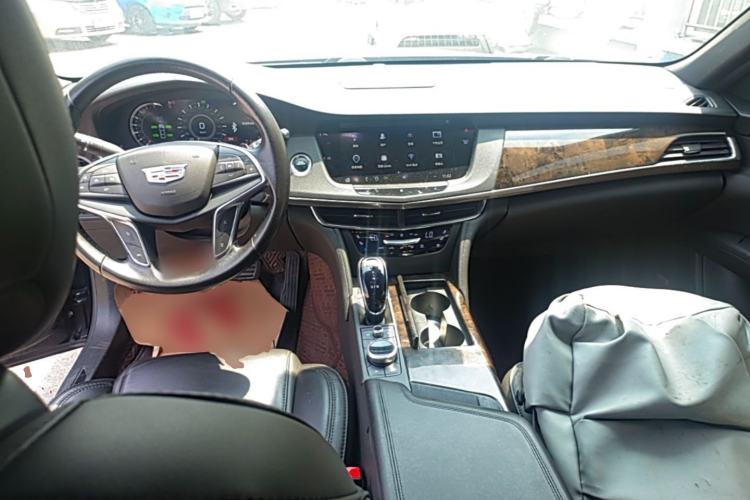 Used Cadillac CT6 2022 28T Luxury Edition Center Console