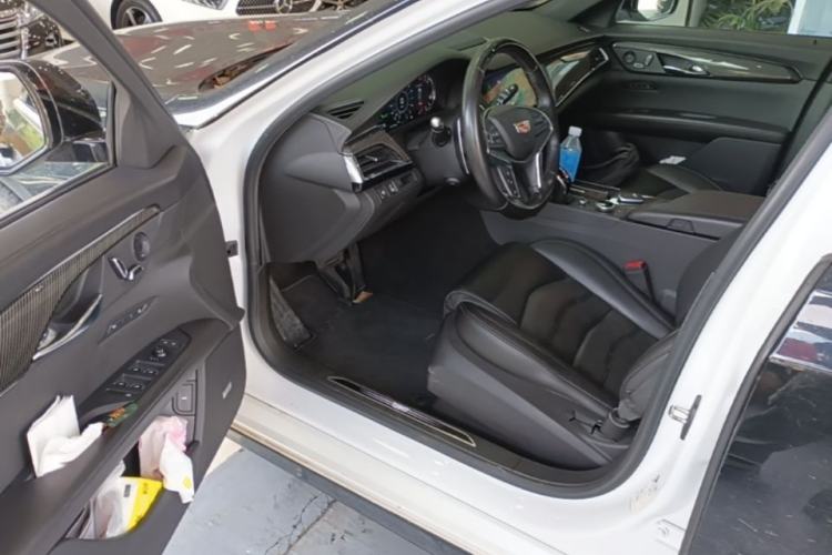 Used Cadillac CT6 2022 28T Platinum Edition Driver Seat