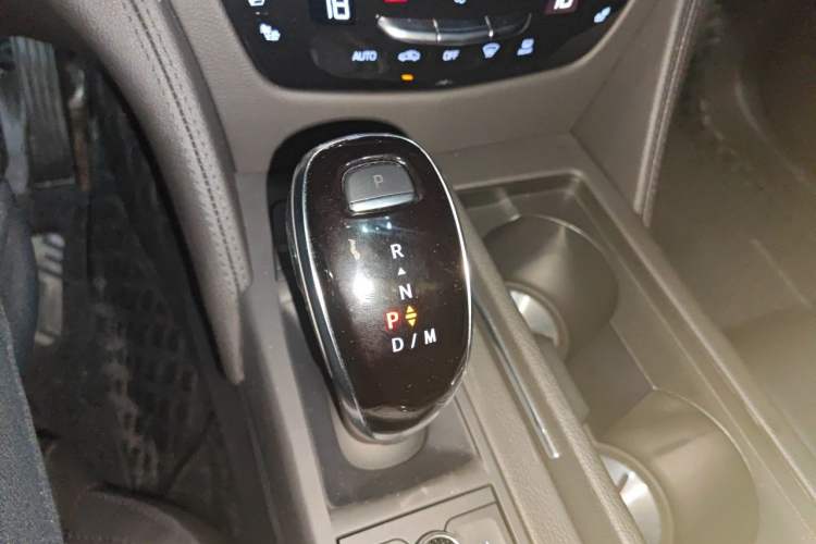 Used Cadillac CT6 2022 28T Fashion Edition Gear Lever