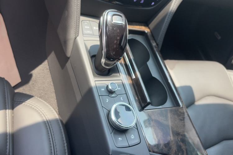 Used Cadillac CT6 2022 28T Luxury Edition Gear Lever