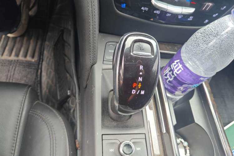 Used Cadillac CT6 2022 28T Luxury Edition Gear Lever