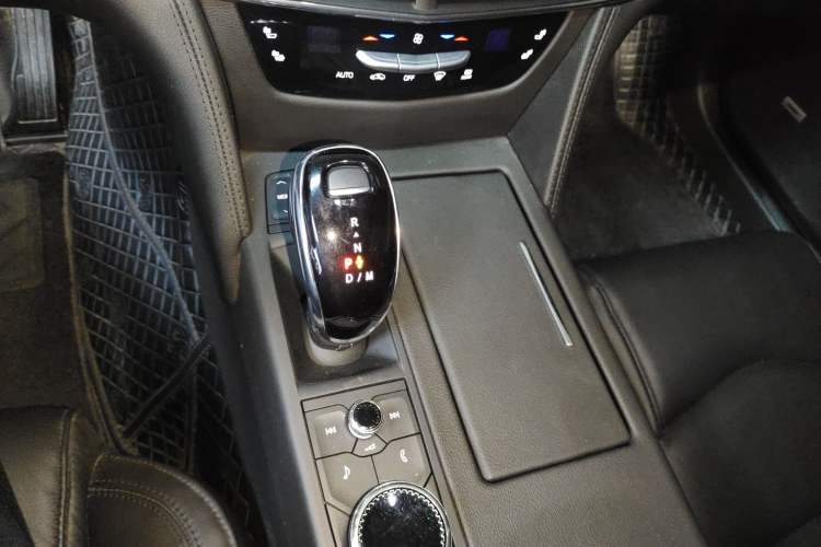 Used Cadillac CT6 2022 28T Fashion Edition Gear Lever