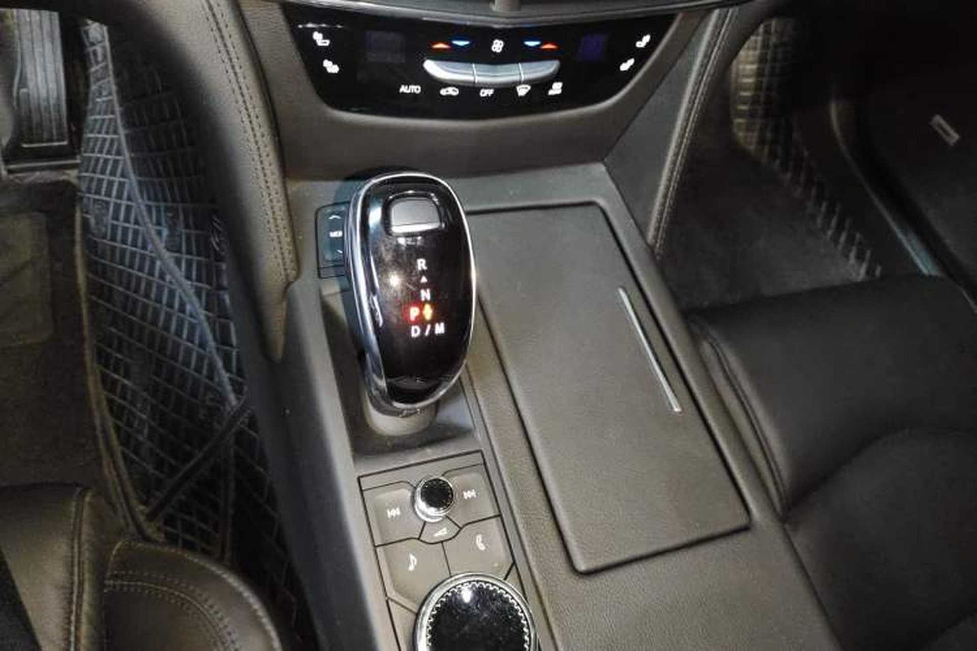 Used Cadillac CT6 2022 28T Fashion Edition Gear Lever