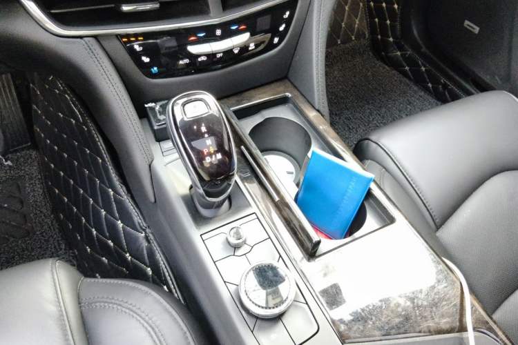 Used Cadillac CT6 2022 28T Luxury Edition Gear Lever