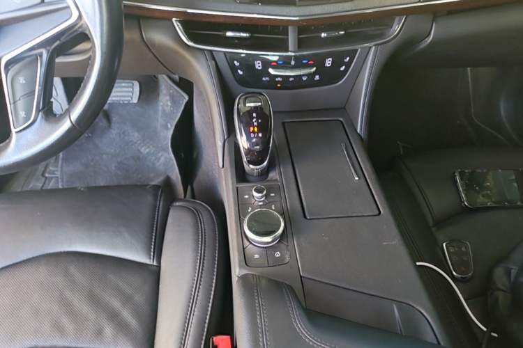 Used Cadillac CT6 2022 28T Fashion Edition Gear Lever