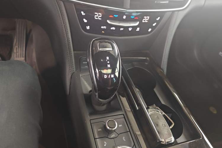 Used Cadillac CT6 2022 28T Luxury Edition Gear Lever