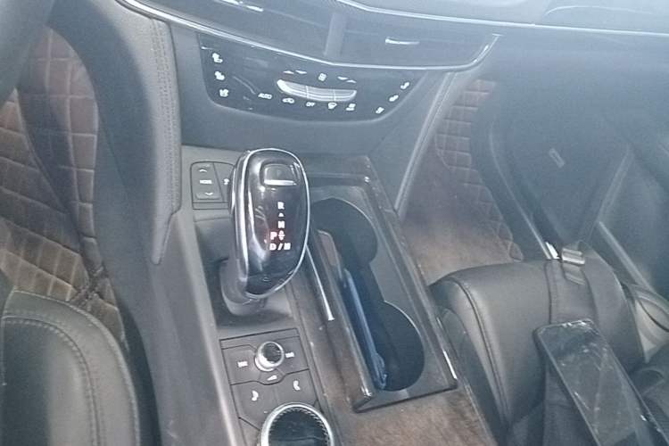 Used Cadillac CT6 2022 28T Luxury Edition Gear Lever