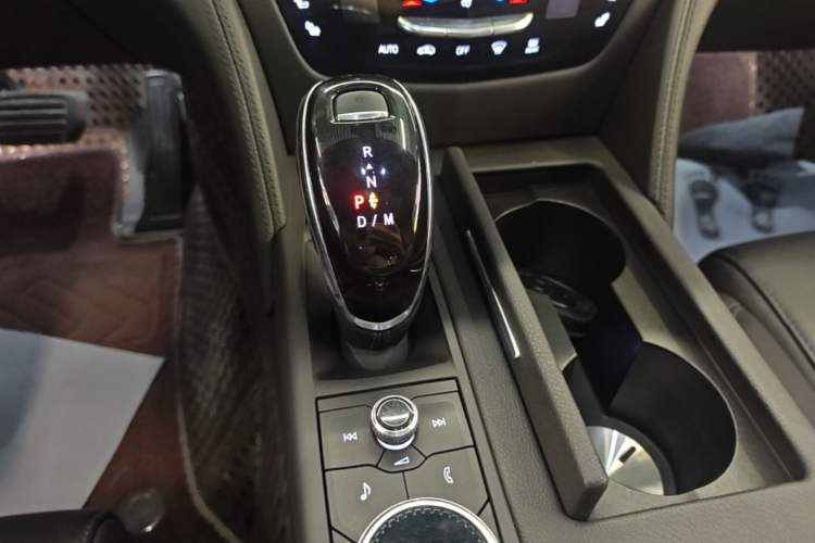 Used Cadillac CT6 2022 28T Fashion Edition Gear Lever