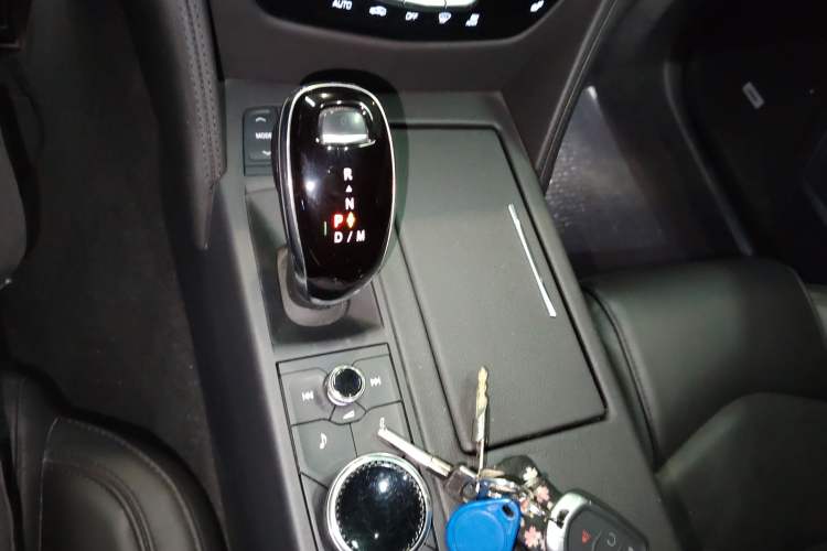 Used Cadillac CT6 2022 28T Fashion Edition Gear Lever
