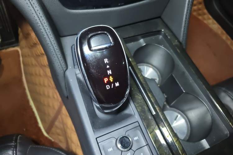 Used Cadillac CT6 2022 28T Fashion Edition Gear Lever