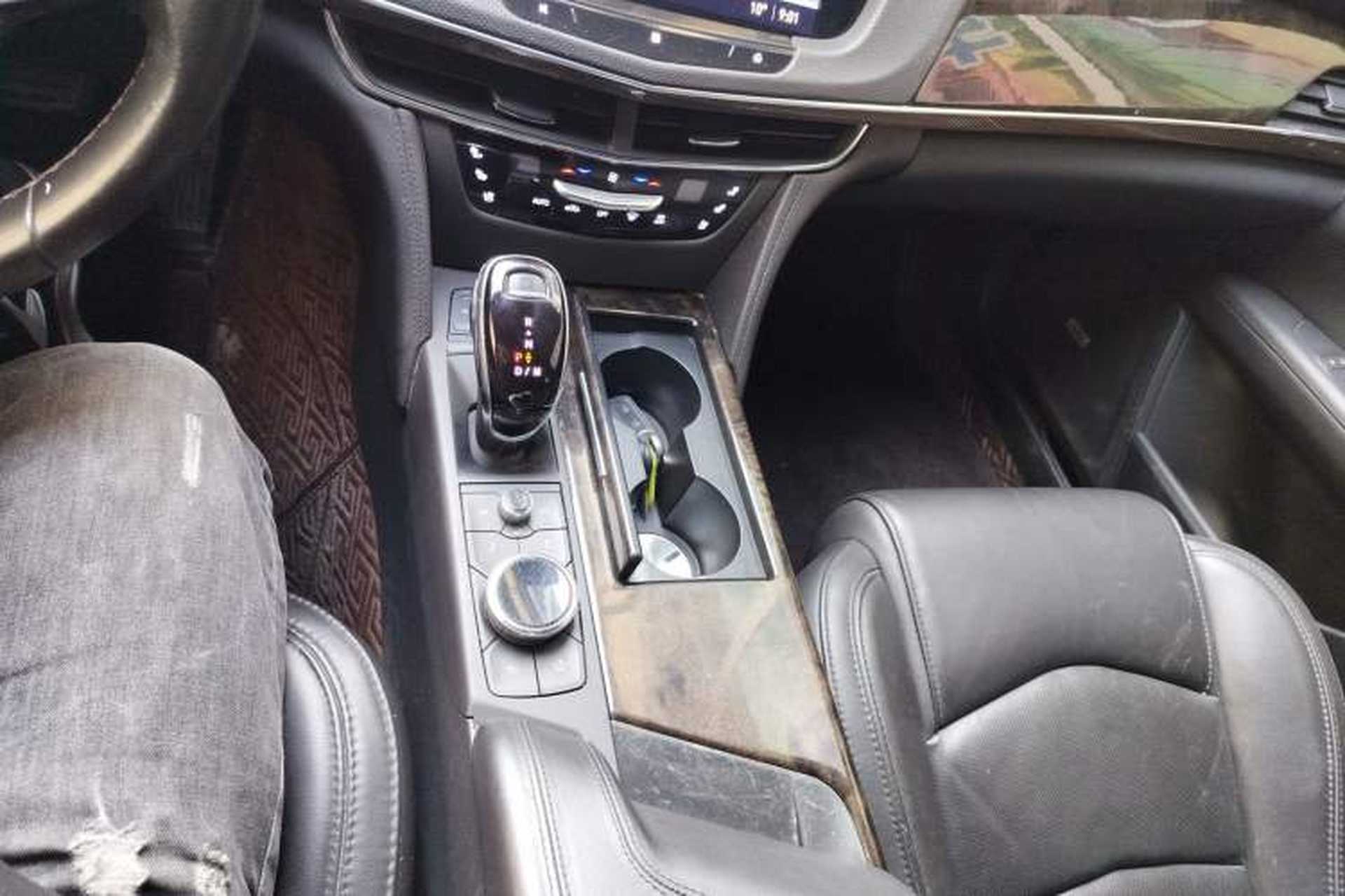 Used Cadillac CT6 2022 28T Luxury Edition Gear Lever