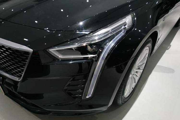 Used Cadillac CT6 2022 28T Luxury Edition Left Front Headlight