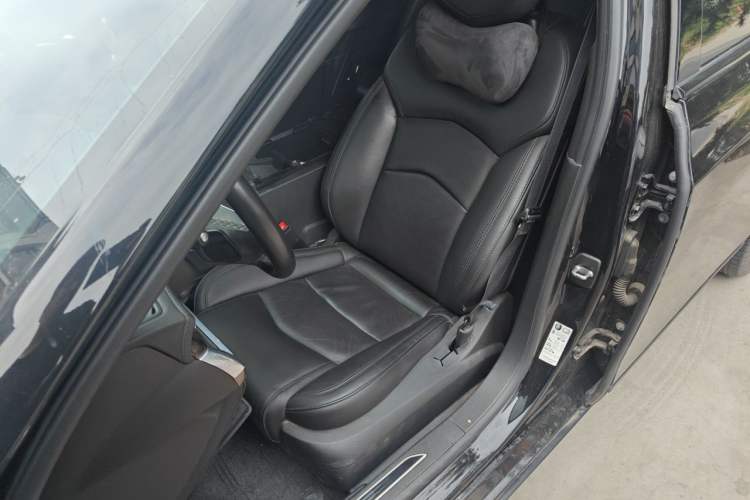 Used Cadillac CT6 2022 28T Luxury Edition Left Front Seat
