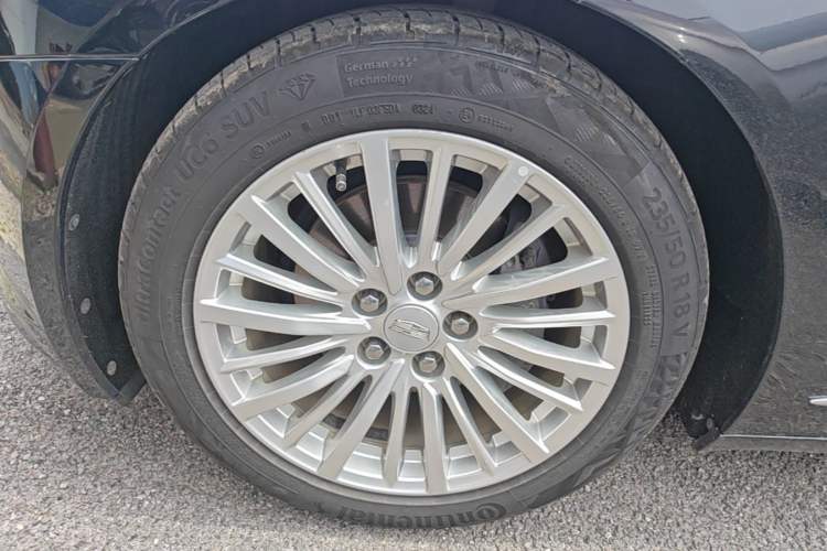 Used Cadillac CT6 2022 28T Luxury Edition Left Front Wheel Hub