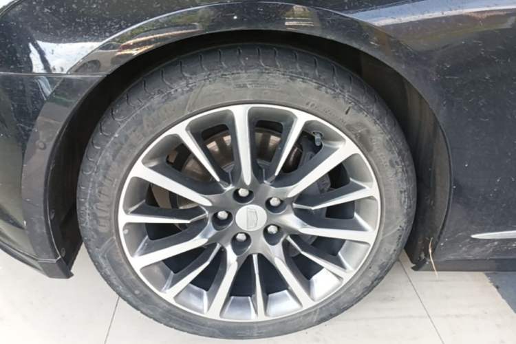 Used Cadillac CT6 2022 28T Platinum Edition Left Front Wheel Hub