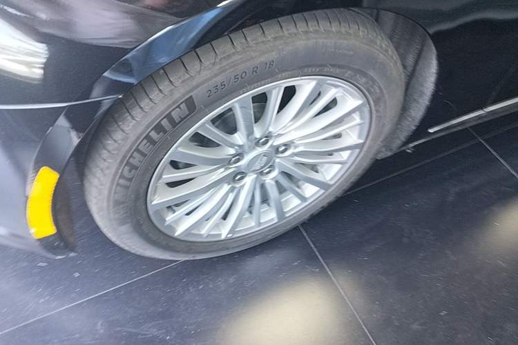 Used Cadillac CT6 2022 28T Luxury Edition Left Front Wheel Hub