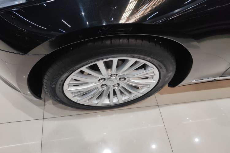 Used Cadillac CT6 2022 28T Luxury Edition Left Front Wheel Hub
