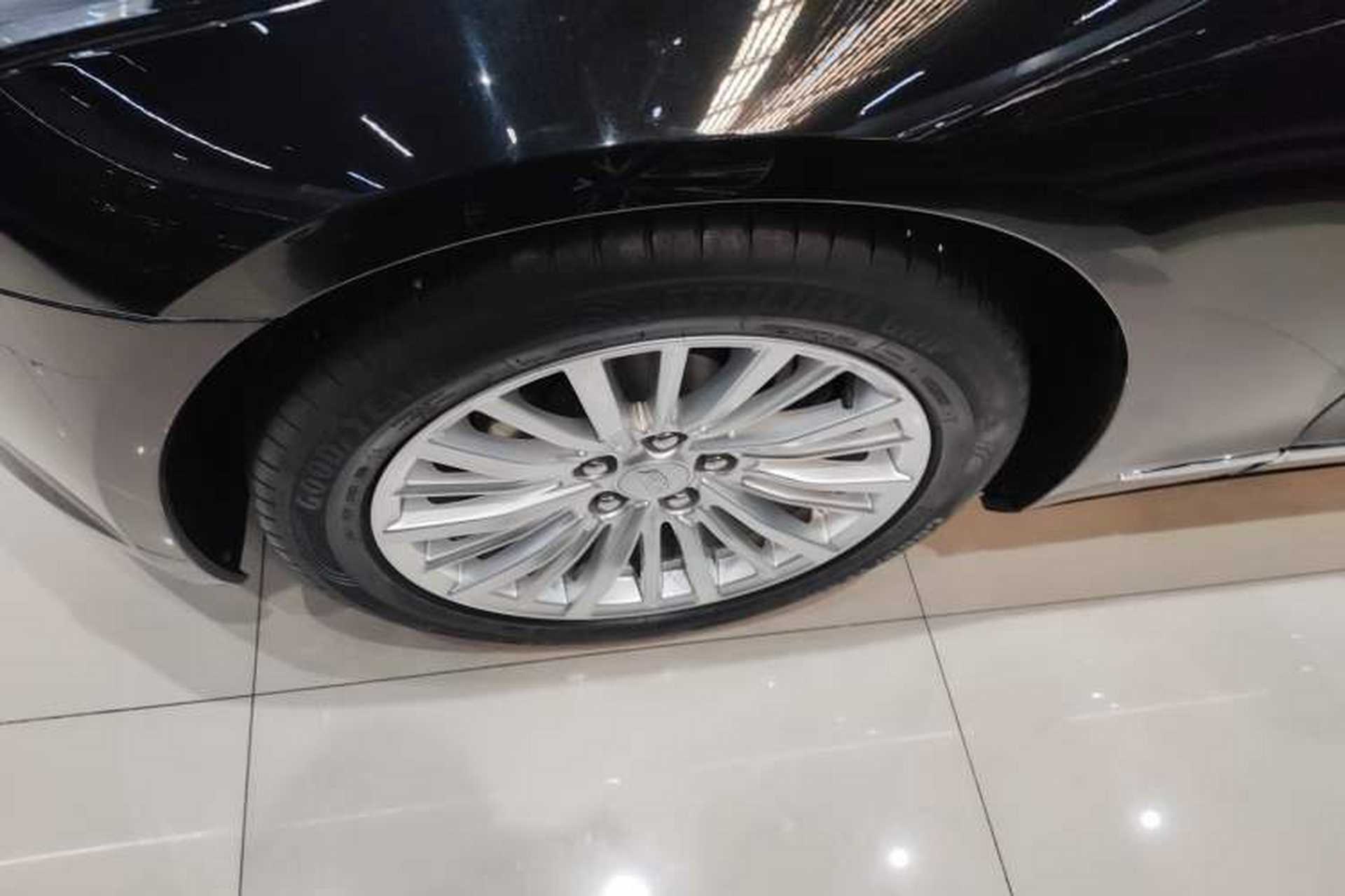 Used Cadillac CT6 2022 28T Luxury Edition Left Front Wheel Hub