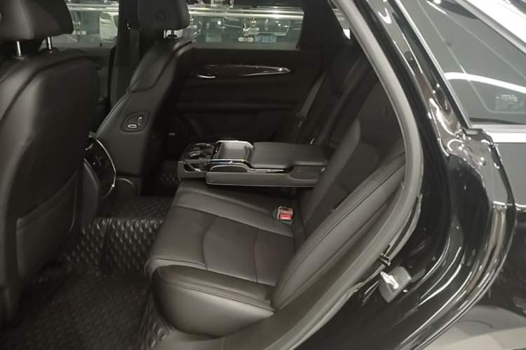 Used Cadillac CT6 2022 28T Fashion Edition Left Rear Seat