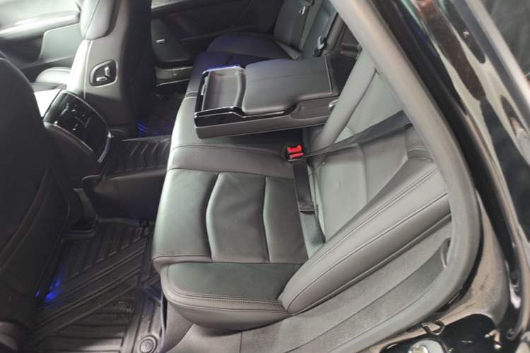 Used Cadillac CT6 2022 28T Luxury Edition Left Rear Seat