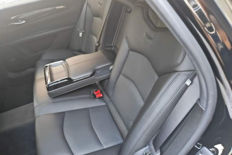 Used Cadillac CT6 2022 28T Fashion Edition Left Rear Seat