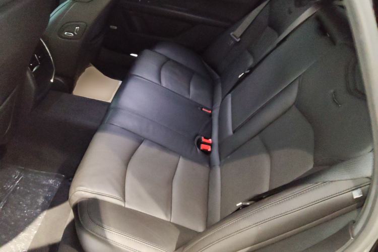 Used Cadillac CT6 2022 28T Luxury Edition Left Rear Seat