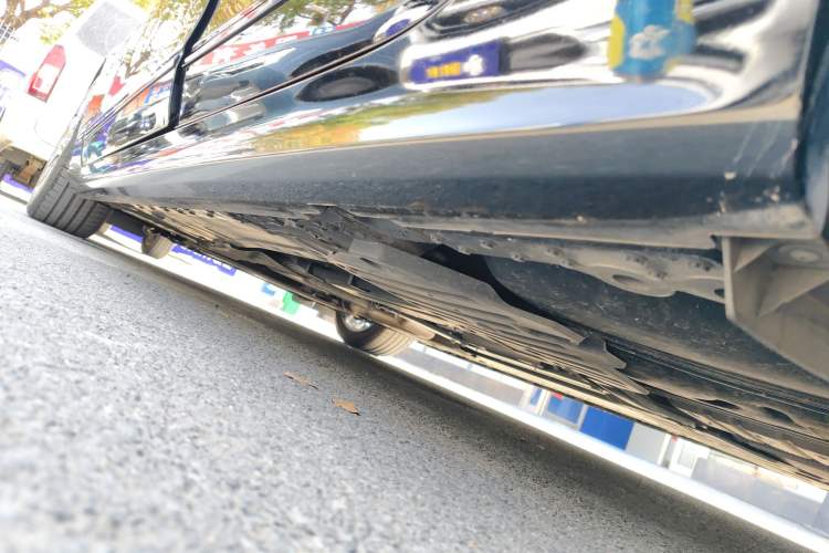 Used Cadillac CT6 2022 28T Prestige Edition Left Side Sill