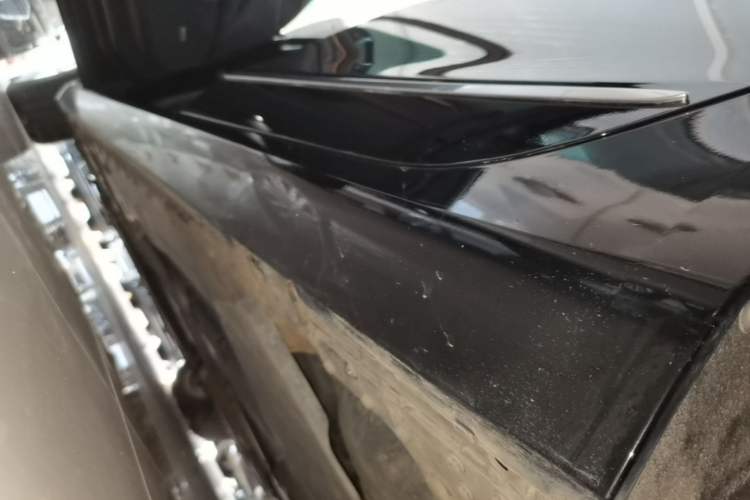 Used Cadillac CT6 2022 28T Fashion Edition Left Side Sill