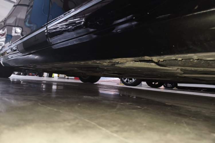 Used Cadillac CT6 2022 28T Luxury Edition Left Side Sill