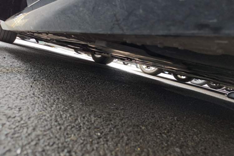 Used Cadillac CT6 2022 28T Luxury Edition Left Side Sill