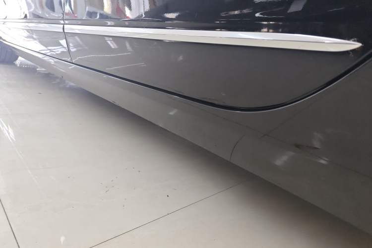 Used Cadillac CT6 2022 28T Fashion Edition Left Side Sill