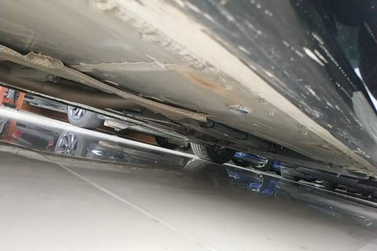 Used Cadillac CT6 2022 28T Platinum Edition Left Side Sill