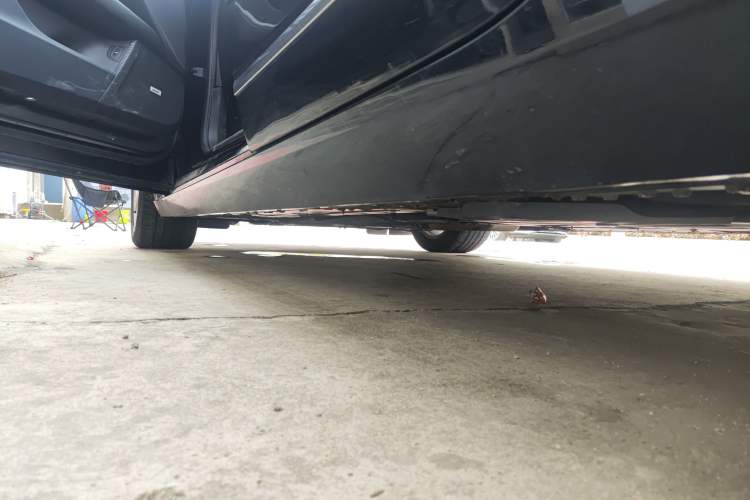Used Cadillac CT6 2022 28T Luxury Edition Left Side Sill