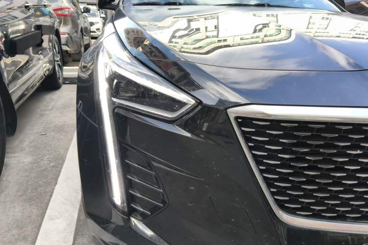 Used Cadillac CT6 2022 28T Luxury Edition Right Front Headlight