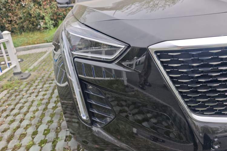 Used Cadillac CT6 2022 28T Luxury Edition Right Front Headlight