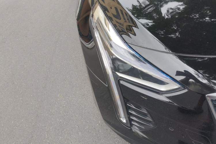 Used Cadillac CT6 2022 28T Fashion Edition Right Front Headlight