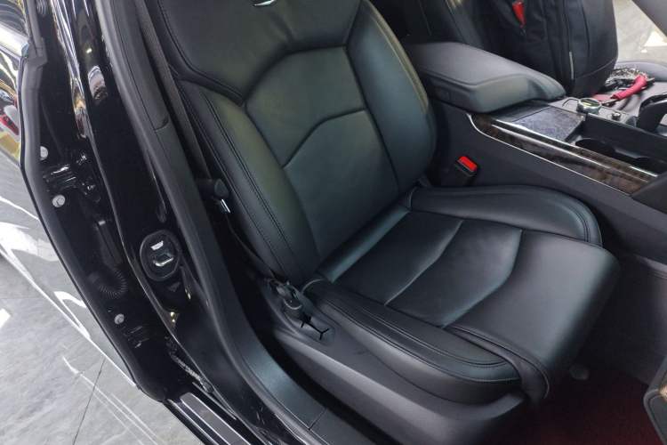 Used Cadillac CT6 2022 28T Luxury Edition Right Front Seat