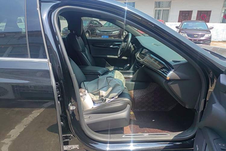 Used Cadillac CT6 2022 28T Luxury Edition Right Front Seat