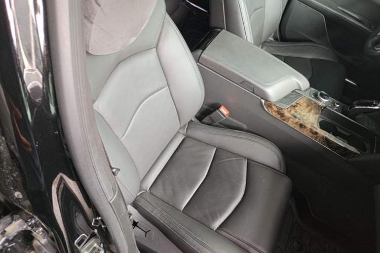 Used Cadillac CT6 2022 28T Luxury Edition Right Front Seat
