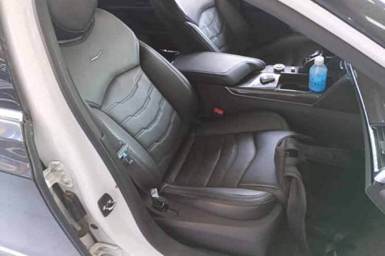 Used Cadillac CT6 2022 28T Platinum Edition Right Front Seat
