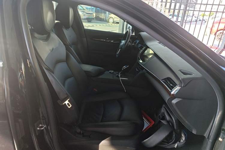 Used Cadillac CT6 2022 28T Fashion Edition Right Front Seat