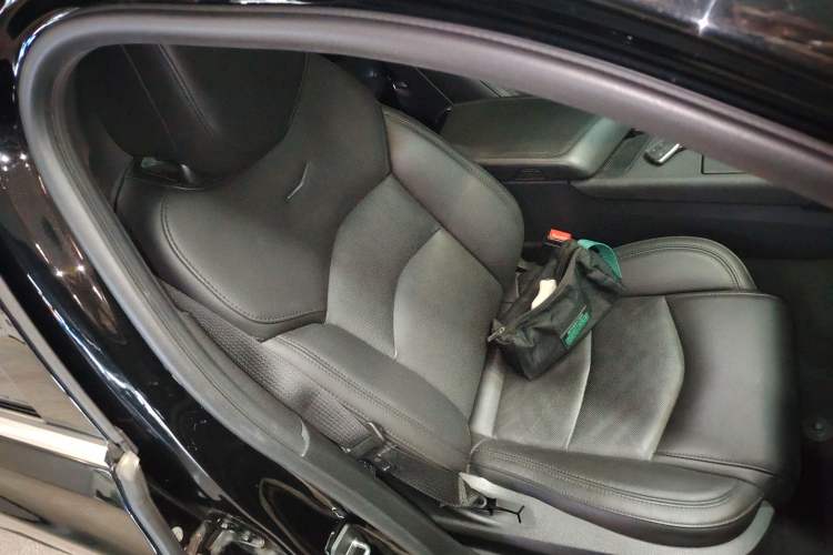 Used Cadillac CT6 2022 28T Fashion Edition Right Front Seat