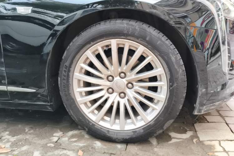 Used Cadillac CT6 2022 28T Fashion Edition Right Front Wheel Hub