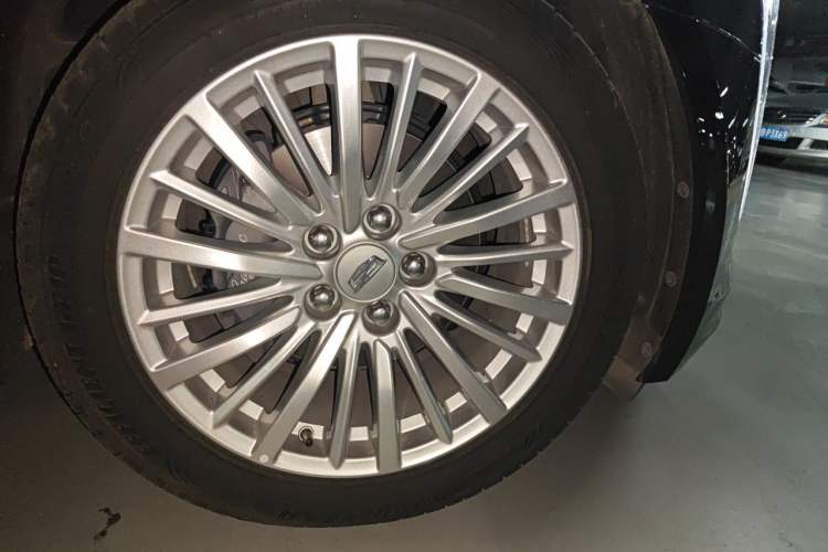 Used Cadillac CT6 2022 28T Fashion Edition Right Front Wheel Hub